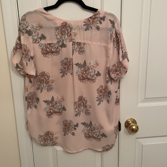 Light Pink Floral Blouse with roll tab sleeves - Picture 4 of 5